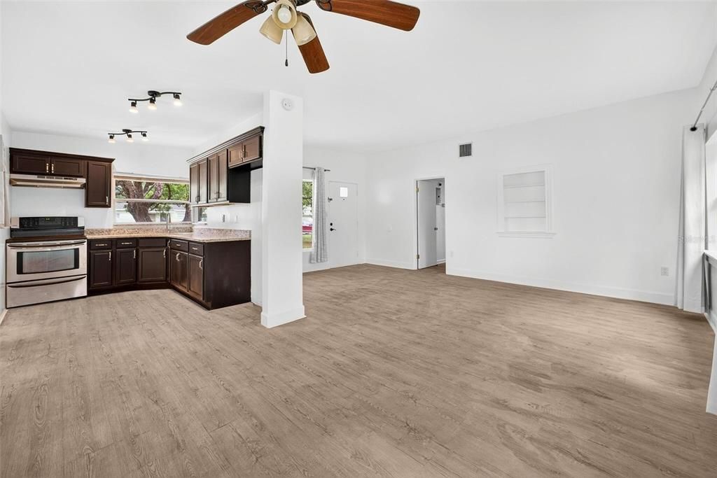 На продажу: $290,000 (3 спален, 1 ванн, 1012 Квадратных фут)