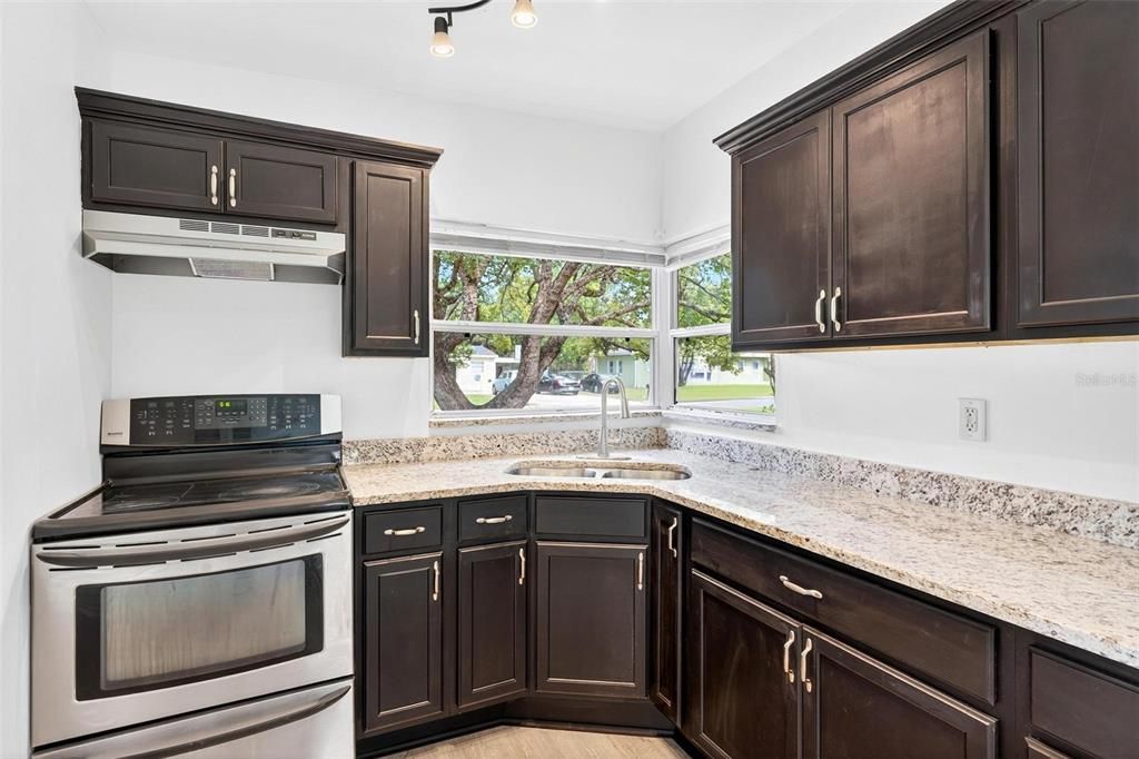 На продажу: $290,000 (3 спален, 1 ванн, 1012 Квадратных фут)