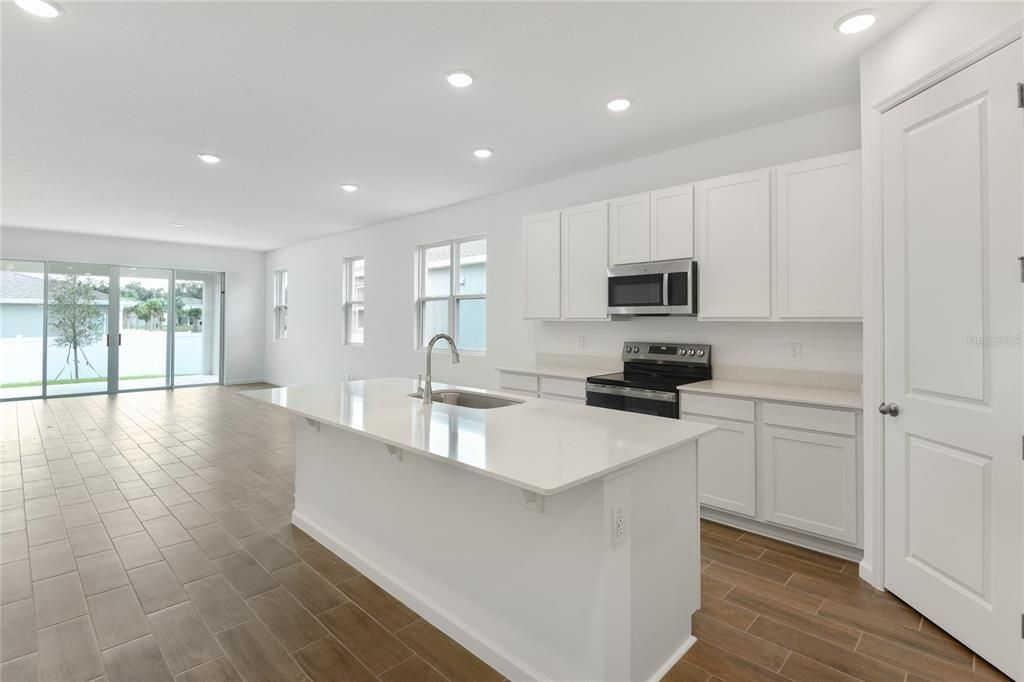 待售: $374,950 (4 贝兹, 2 浴室, 1910 平方英尺)