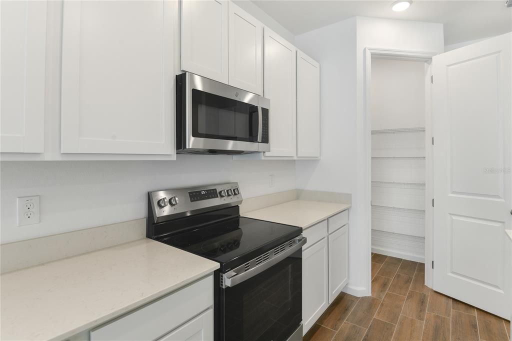 待售: $374,950 (4 贝兹, 2 浴室, 1910 平方英尺)