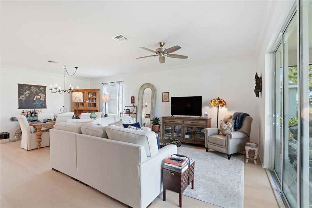 На продажу: $369,900 (3 спален, 3 ванн, 1857 Квадратных фут)