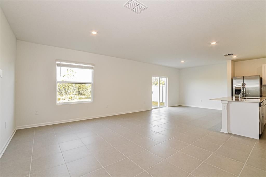 В аренду: $1,760 (4 спален, 2 ванн, 1880 Квадратных фут)