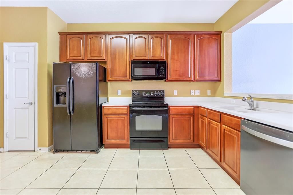 For Sale: $310,000 (3 beds, 2 baths, 1682 Square Feet)