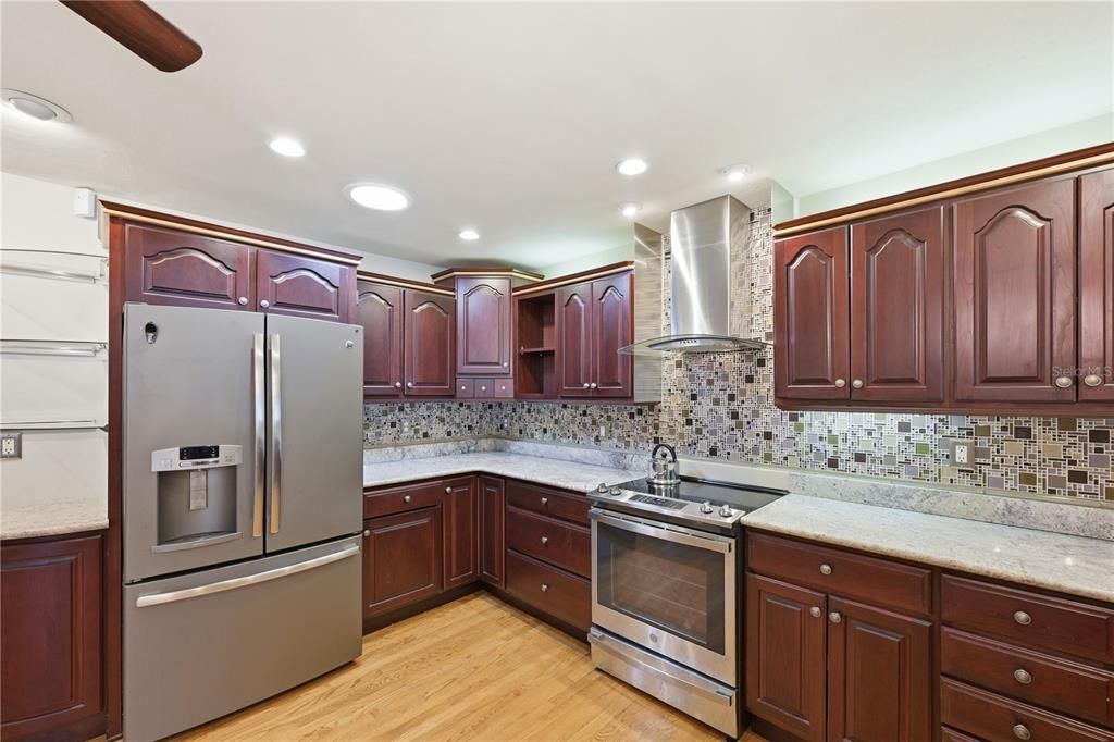 For Sale: $729,000 (4 beds, 2 baths, 1832 Square Feet)