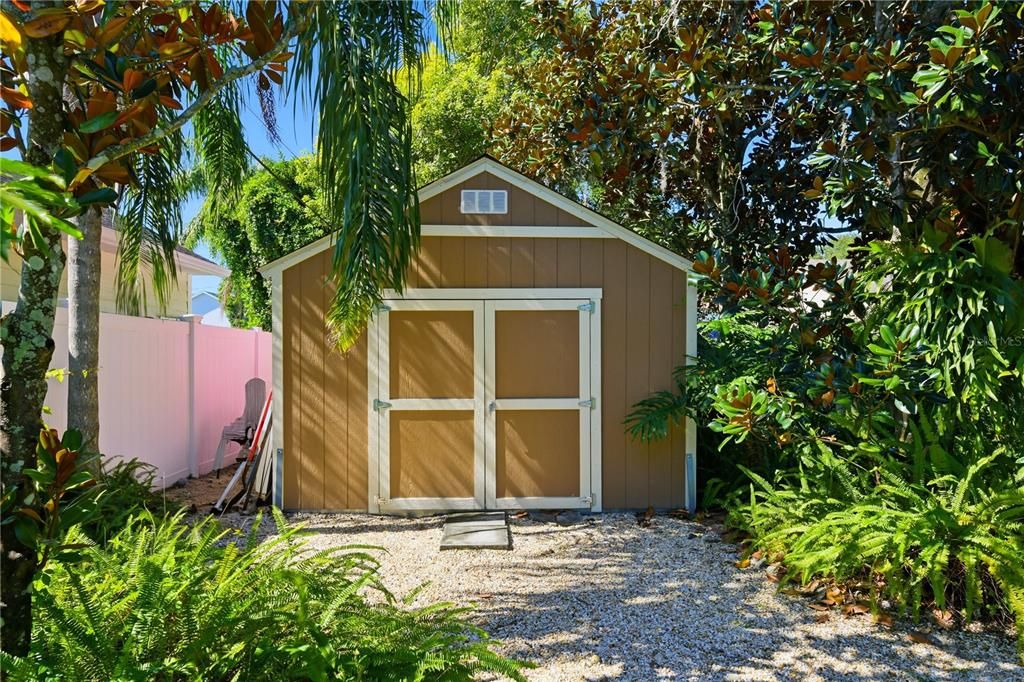 For Sale: $729,000 (4 beds, 2 baths, 1832 Square Feet)