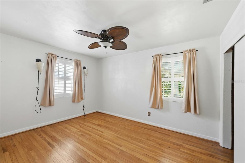 For Sale: $729,000 (4 beds, 2 baths, 1832 Square Feet)