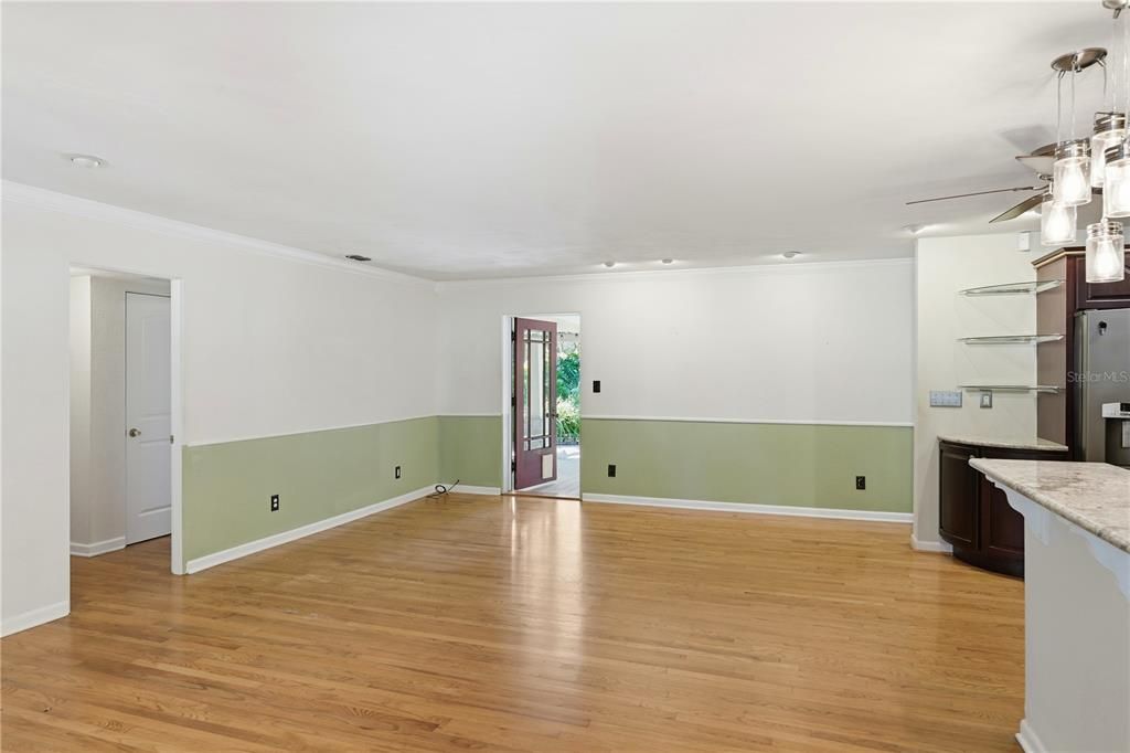 For Sale: $729,000 (4 beds, 2 baths, 1832 Square Feet)