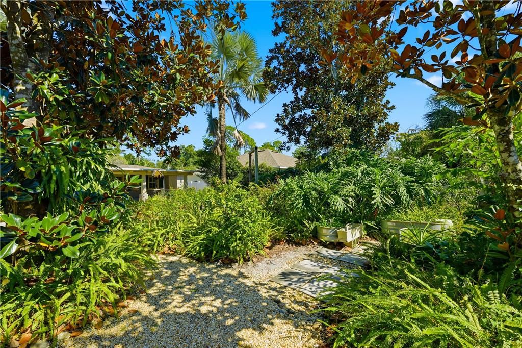 For Sale: $729,000 (4 beds, 2 baths, 1832 Square Feet)