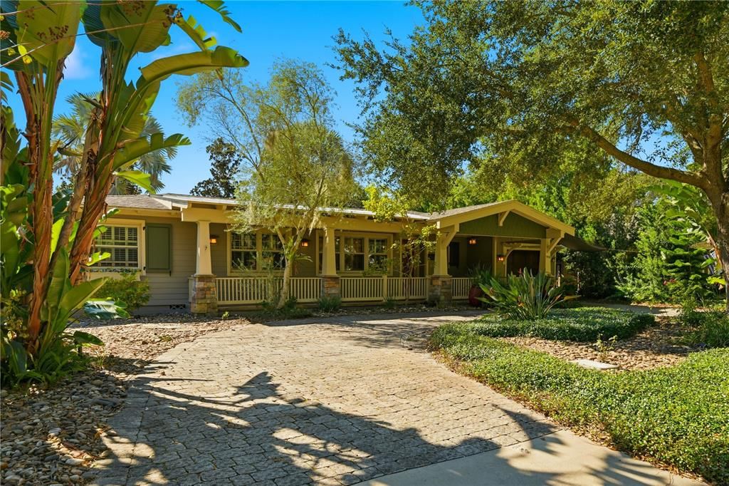 For Sale: $729,000 (4 beds, 2 baths, 1832 Square Feet)