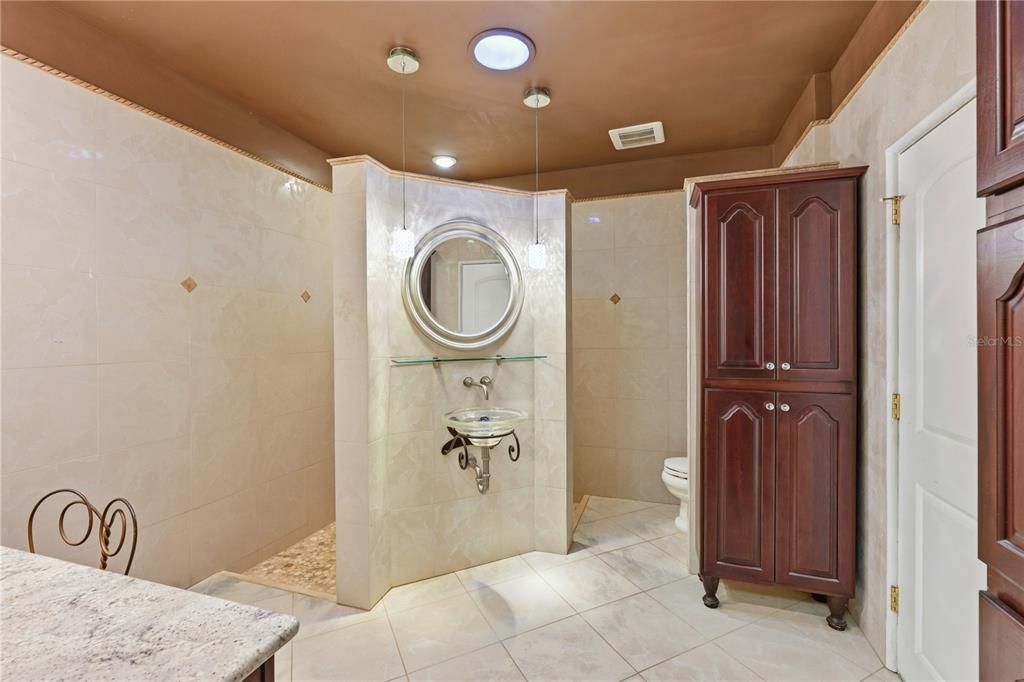 For Sale: $729,000 (4 beds, 2 baths, 1832 Square Feet)