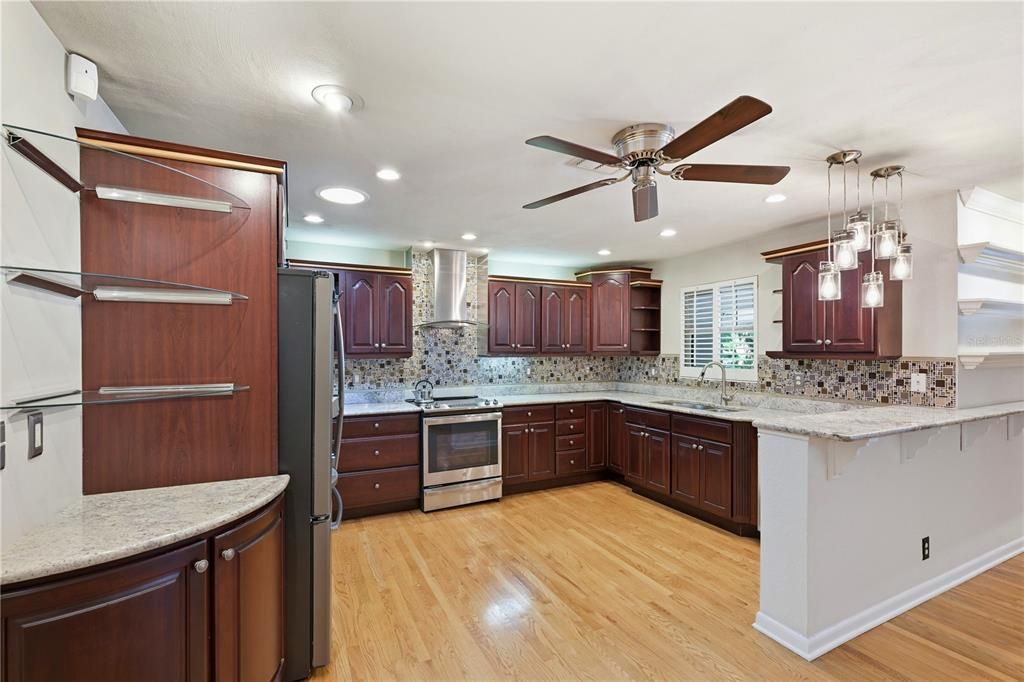 For Sale: $729,000 (4 beds, 2 baths, 1832 Square Feet)