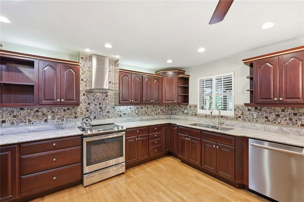 For Sale: $729,000 (4 beds, 2 baths, 1832 Square Feet)