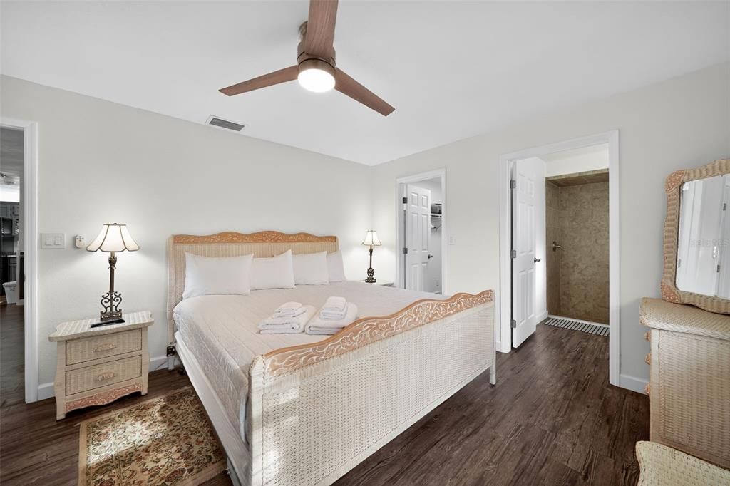 На продажу: $295,000 (2 спален, 2 ванн, 1470 Квадратных фут)