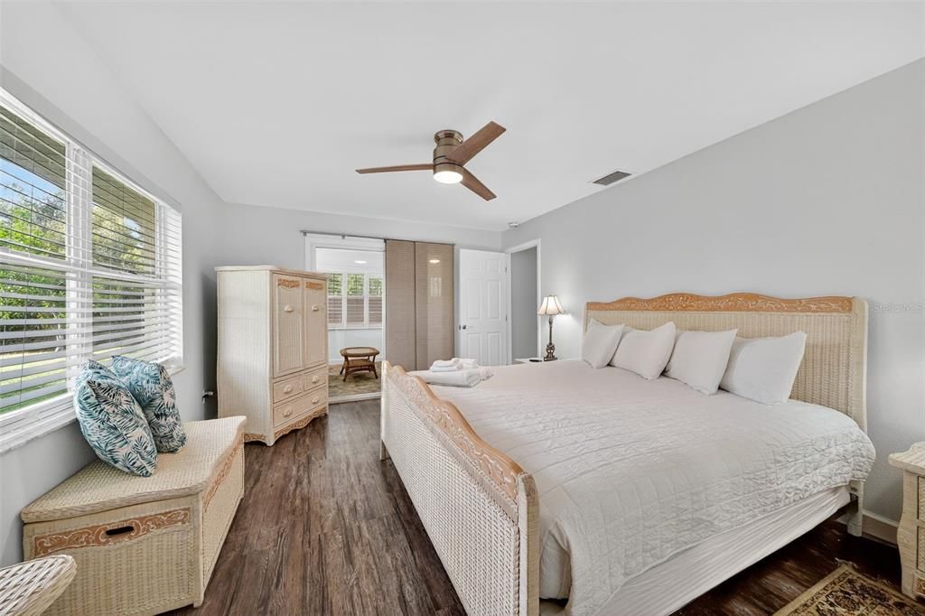 На продажу: $295,000 (2 спален, 2 ванн, 1470 Квадратных фут)