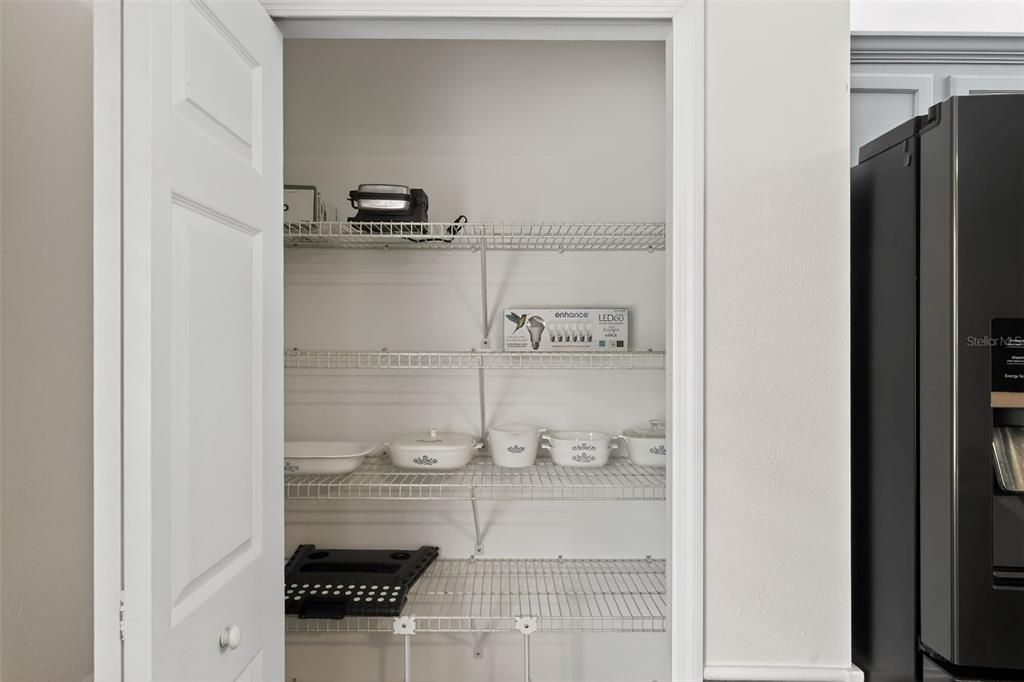 На продажу: $295,000 (2 спален, 2 ванн, 1470 Квадратных фут)