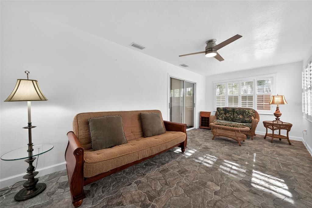 На продажу: $295,000 (2 спален, 2 ванн, 1470 Квадратных фут)