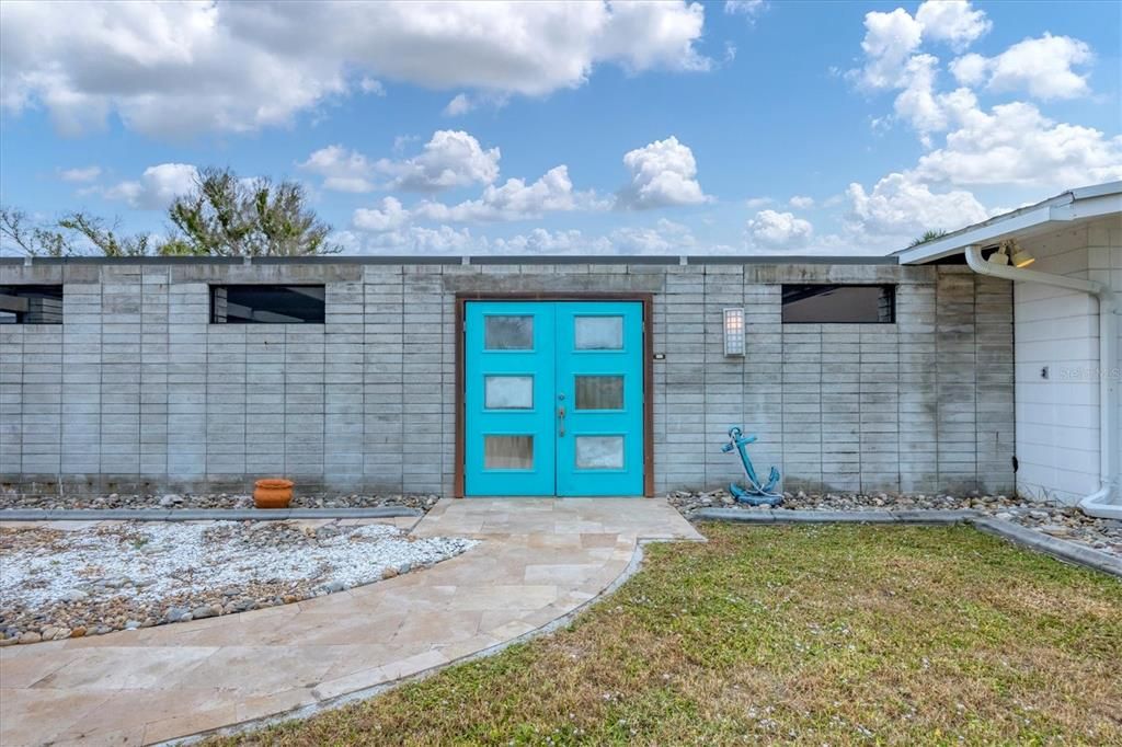 For Sale: $599,000 (4 beds, 2 baths, 2262 Square Feet)