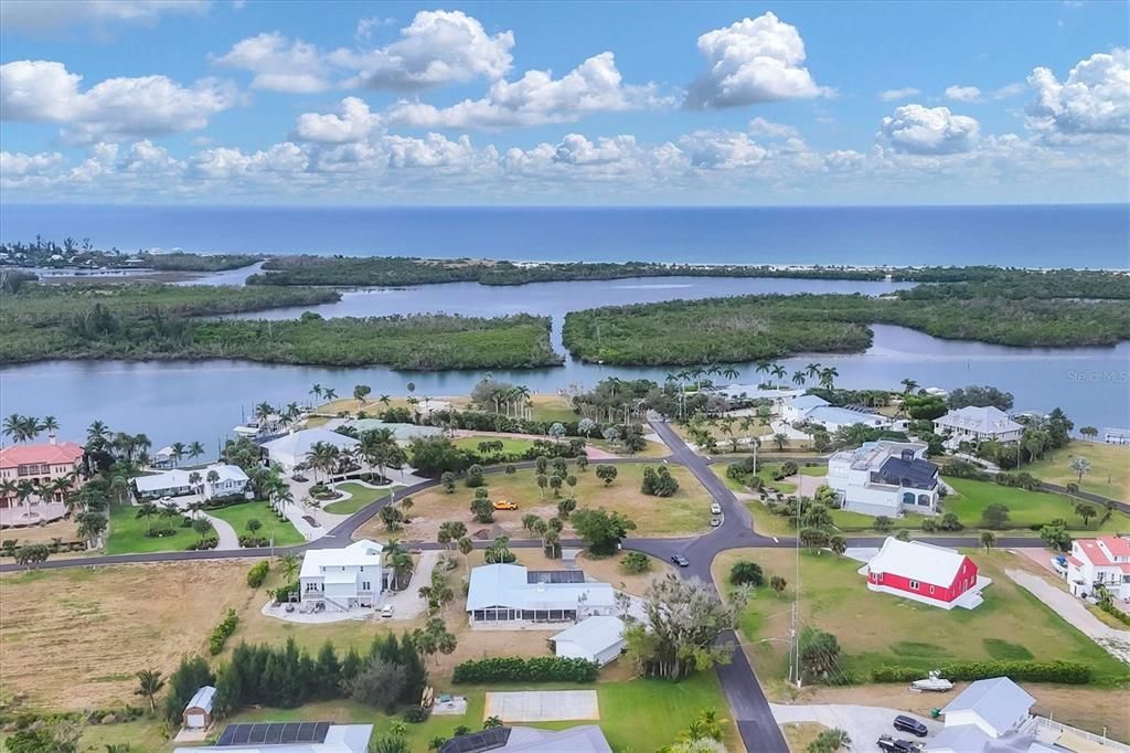 For Sale: $599,000 (4 beds, 2 baths, 2262 Square Feet)