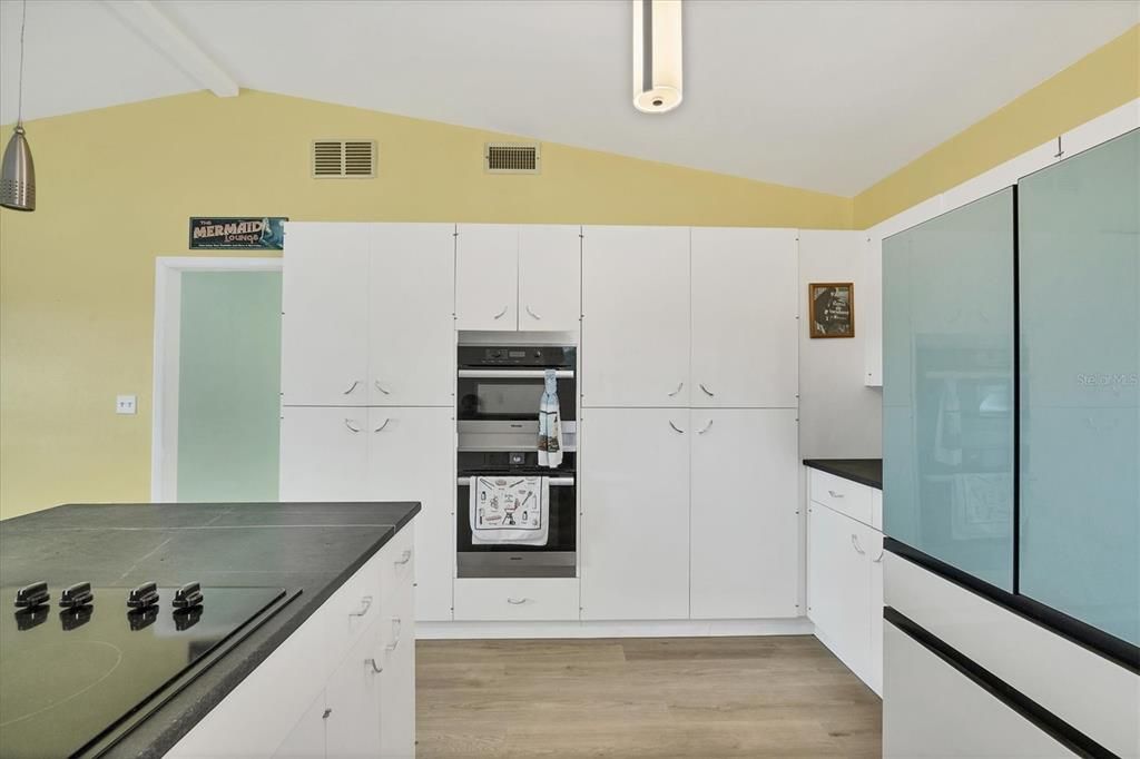 For Sale: $599,000 (4 beds, 2 baths, 2262 Square Feet)