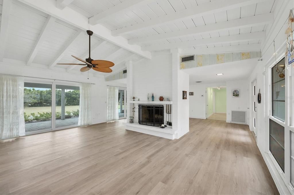 For Sale: $599,000 (4 beds, 2 baths, 2262 Square Feet)