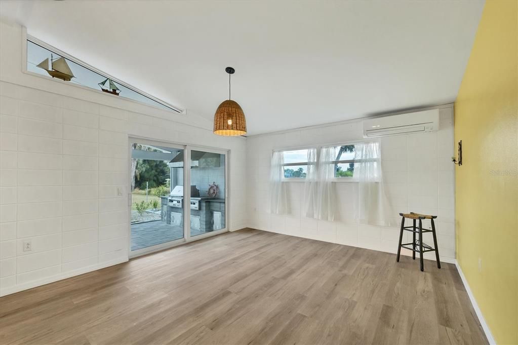 For Sale: $599,000 (4 beds, 2 baths, 2262 Square Feet)