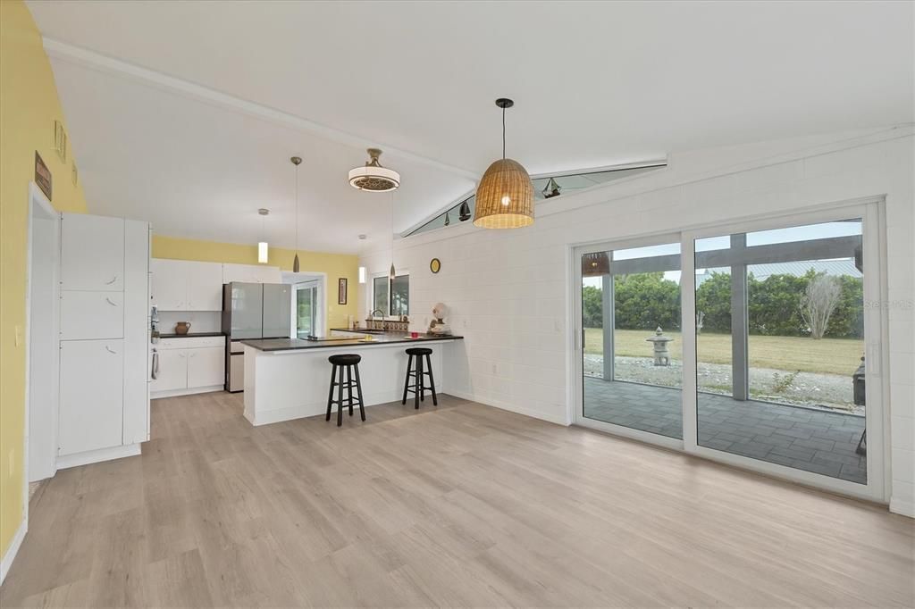 For Sale: $599,000 (4 beds, 2 baths, 2262 Square Feet)