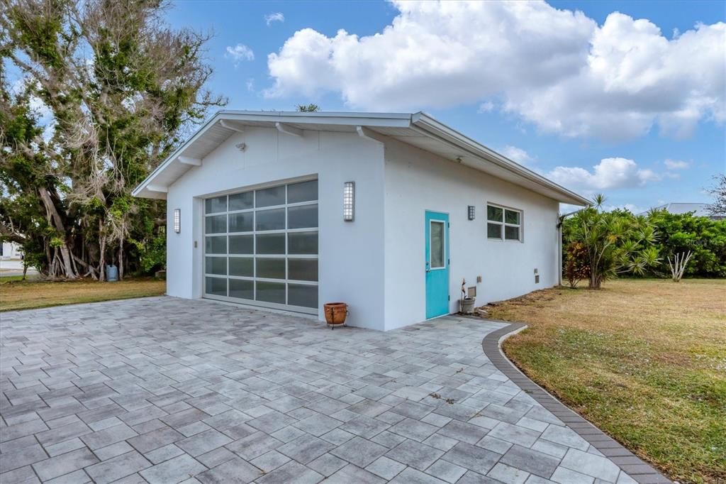 For Sale: $599,000 (4 beds, 2 baths, 2262 Square Feet)