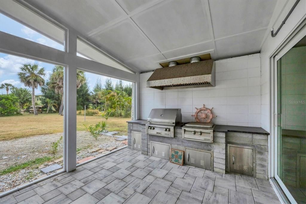 For Sale: $599,000 (4 beds, 2 baths, 2262 Square Feet)