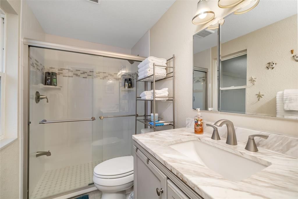 Под контрактом: $395,000 (3 спален, 2 ванн, 1644 Квадратных фут)