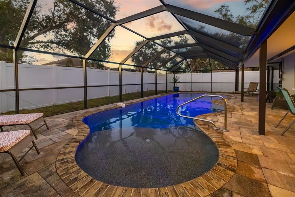 Под контрактом: $395,000 (3 спален, 2 ванн, 1644 Квадратных фут)