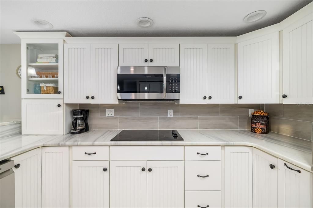 Под контрактом: $395,000 (3 спален, 2 ванн, 1644 Квадратных фут)