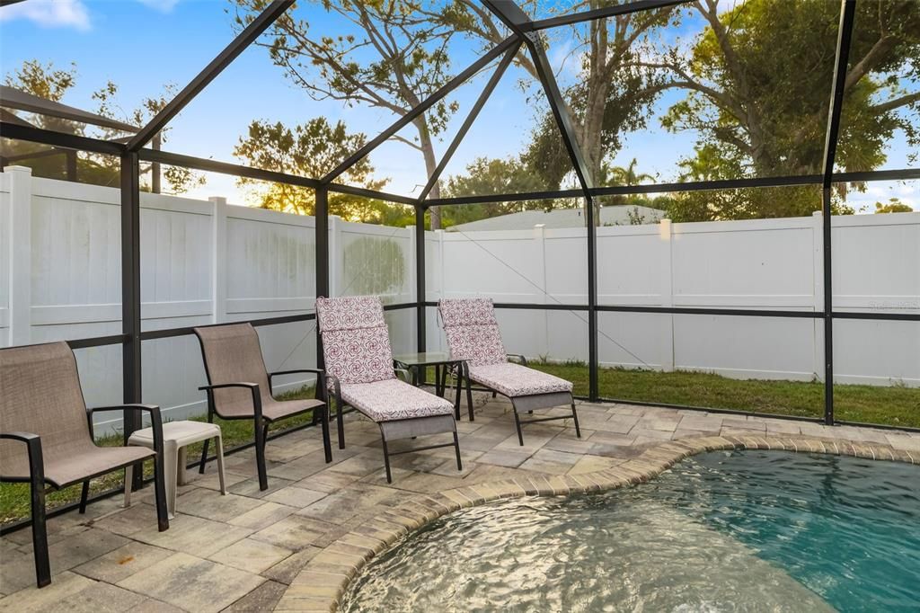 Под контрактом: $395,000 (3 спален, 2 ванн, 1644 Квадратных фут)