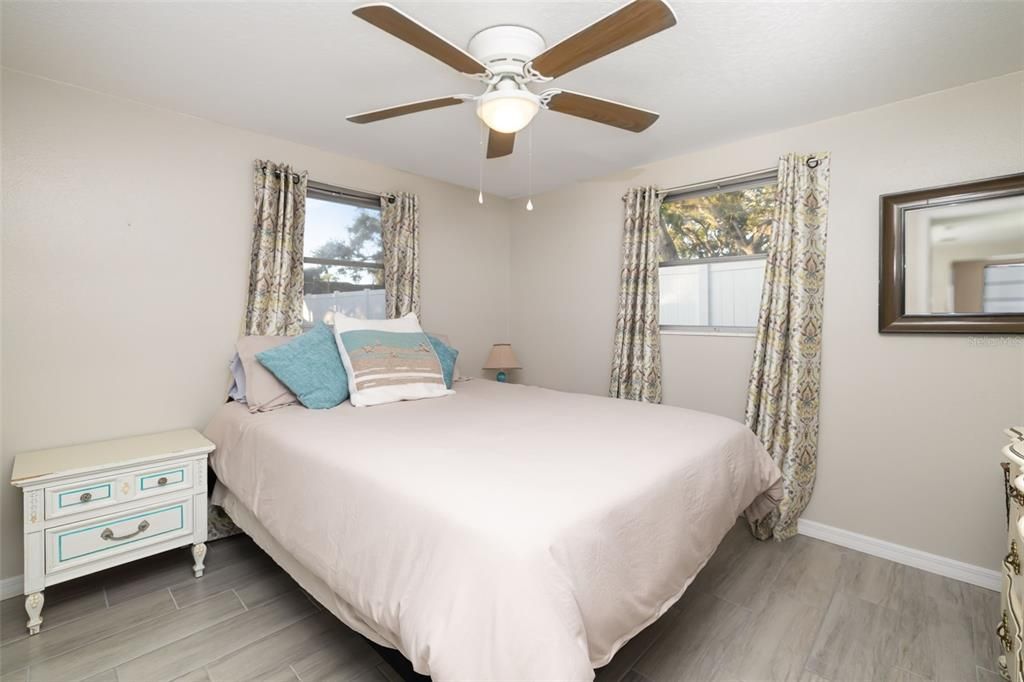 Под контрактом: $395,000 (3 спален, 2 ванн, 1644 Квадратных фут)