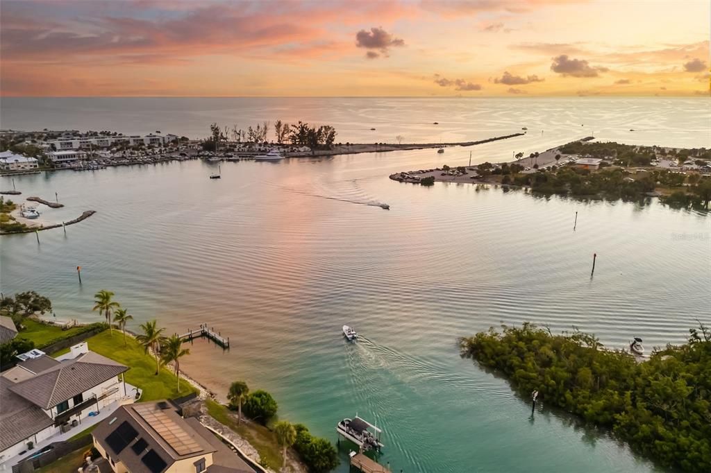 Под контрактом: $395,000 (3 спален, 2 ванн, 1644 Квадратных фут)