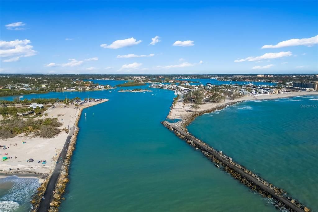 Под контрактом: $395,000 (3 спален, 2 ванн, 1644 Квадратных фут)