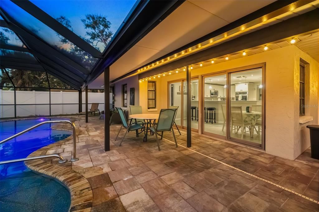 Под контрактом: $395,000 (3 спален, 2 ванн, 1644 Квадратных фут)