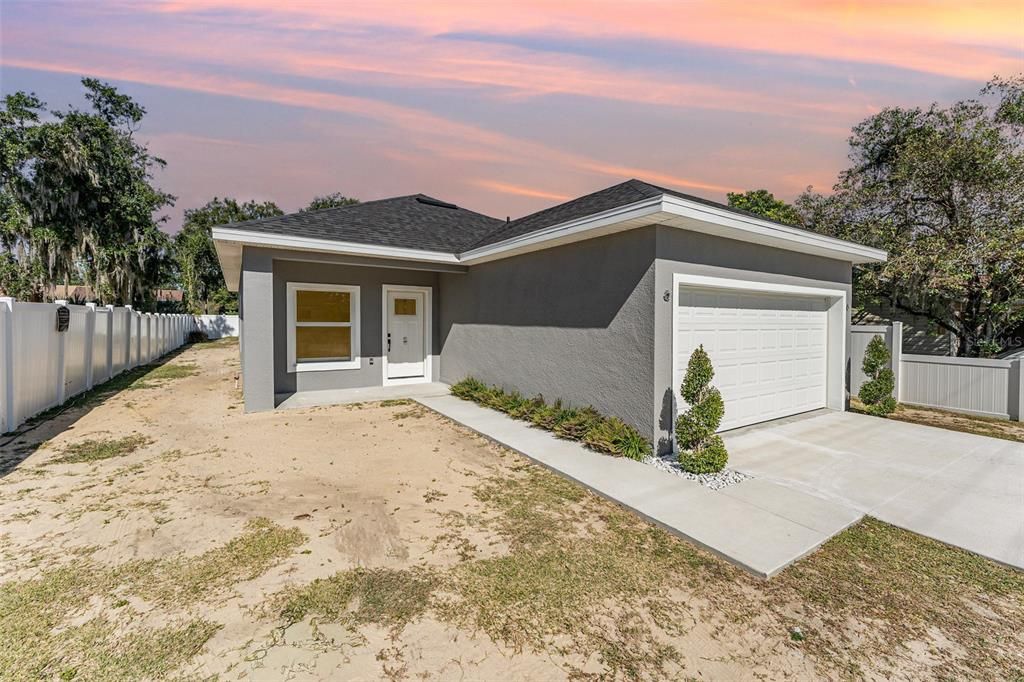 For Sale: $239,000 (2 beds, 2 baths, 1472 Square Feet)