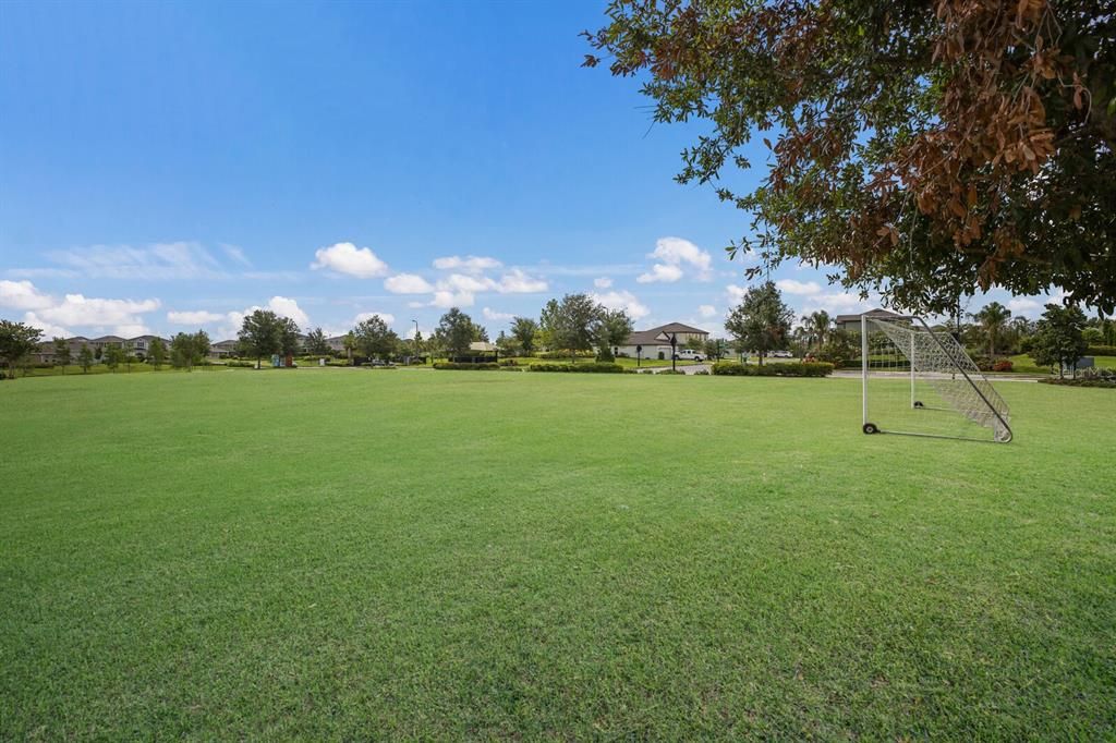 For Rent: $2,800 (4 beds, 3 baths, 2205 Square Feet)