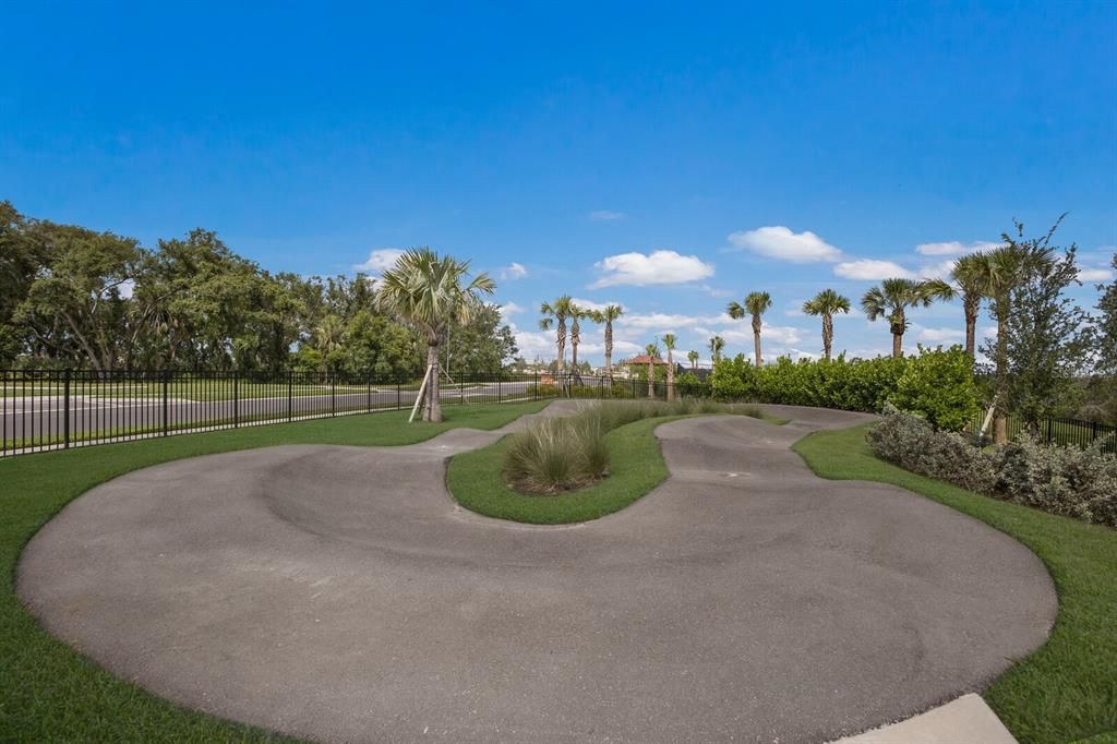 For Rent: $2,800 (4 beds, 3 baths, 2205 Square Feet)