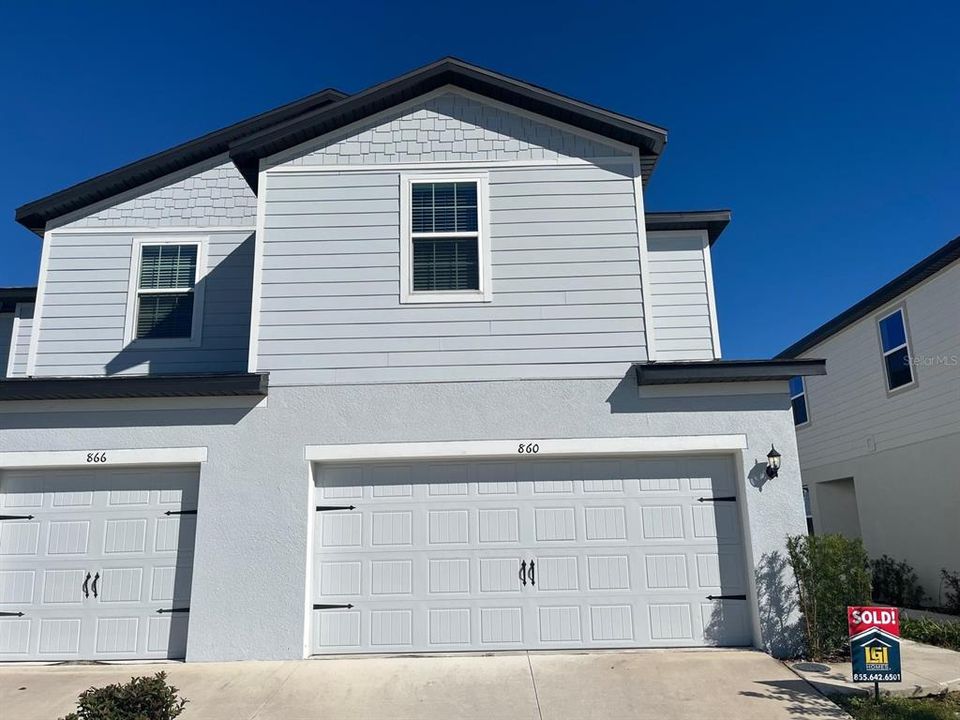 Recently Rented: $1,900 (3 beds, 2 baths, 1817 Square Feet)