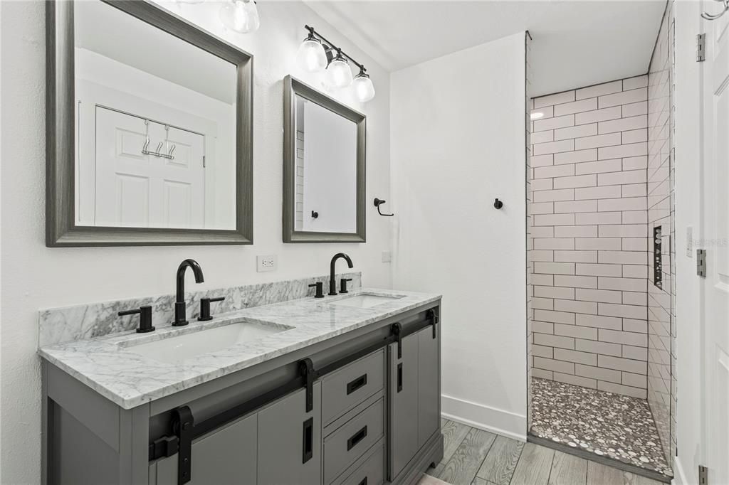 For Sale: $1,895,000 (3 beds, 3 baths, 4628 Square Feet)