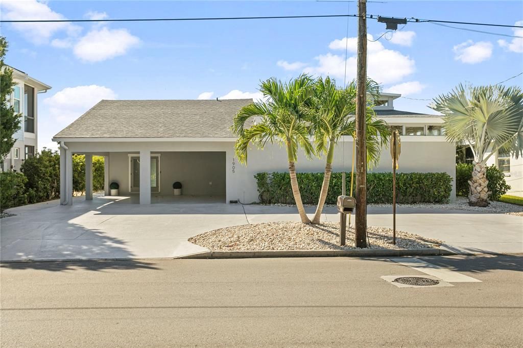 For Sale: $1,895,000 (3 beds, 3 baths, 4628 Square Feet)