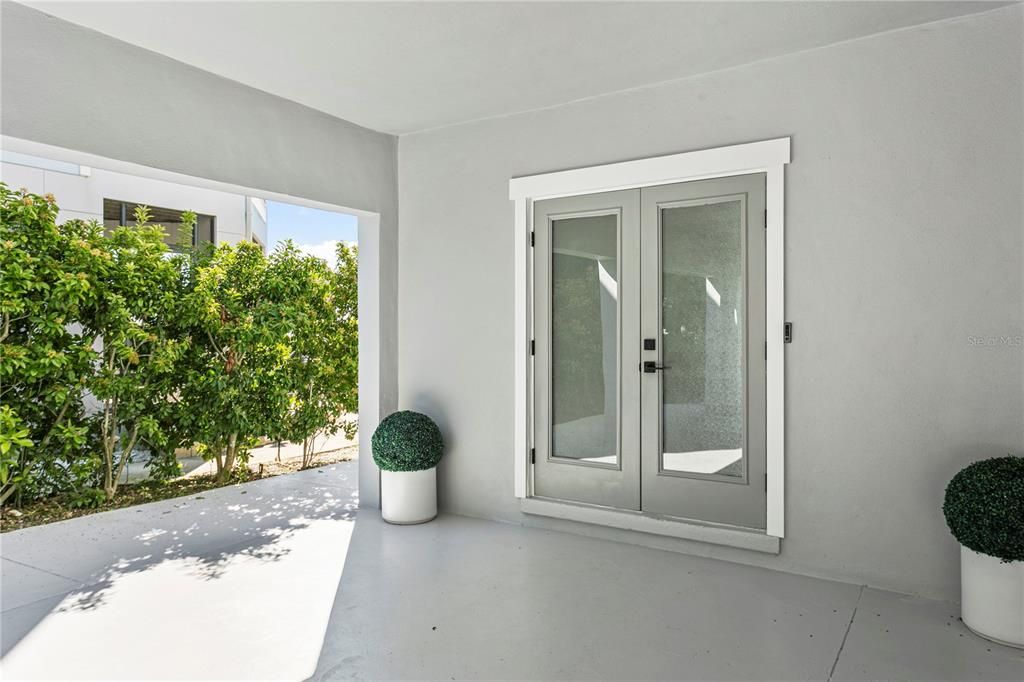 For Sale: $1,895,000 (3 beds, 3 baths, 4628 Square Feet)