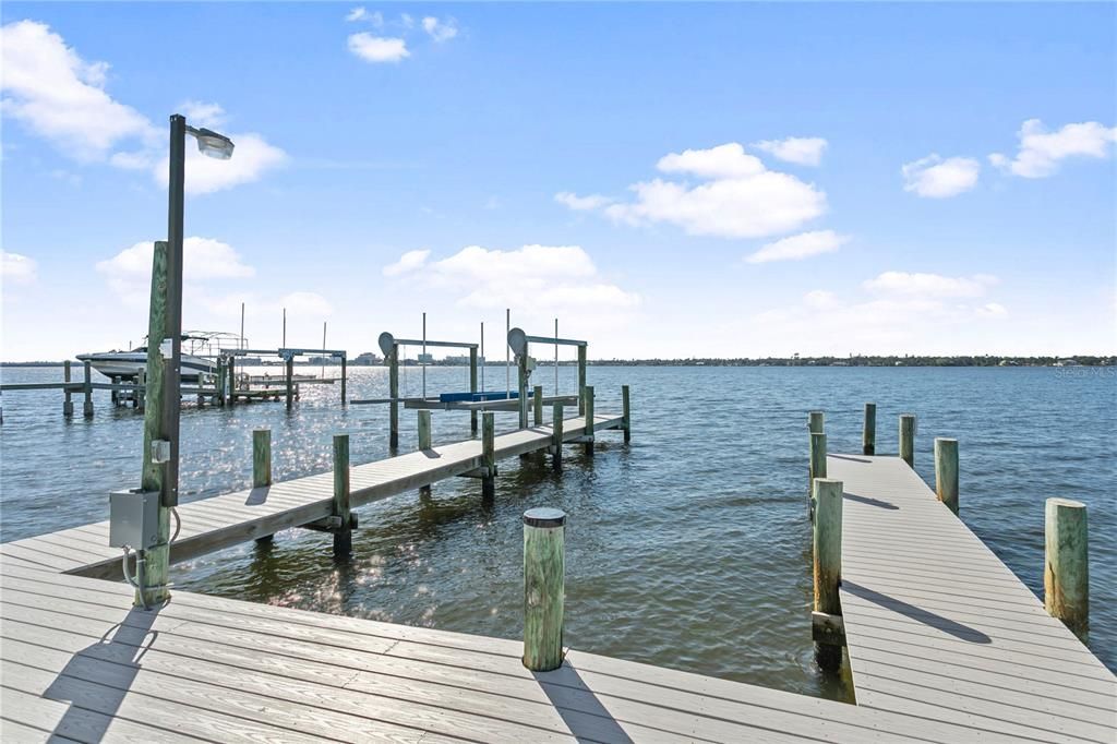 For Sale: $1,895,000 (3 beds, 3 baths, 4628 Square Feet)