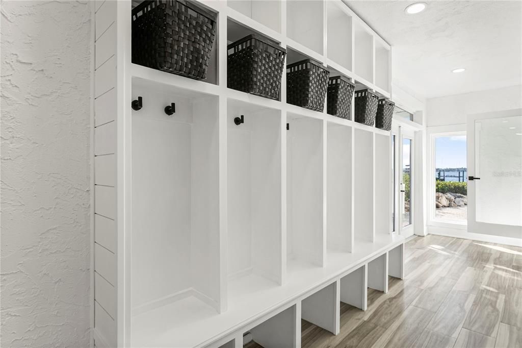 For Sale: $1,895,000 (3 beds, 3 baths, 4628 Square Feet)