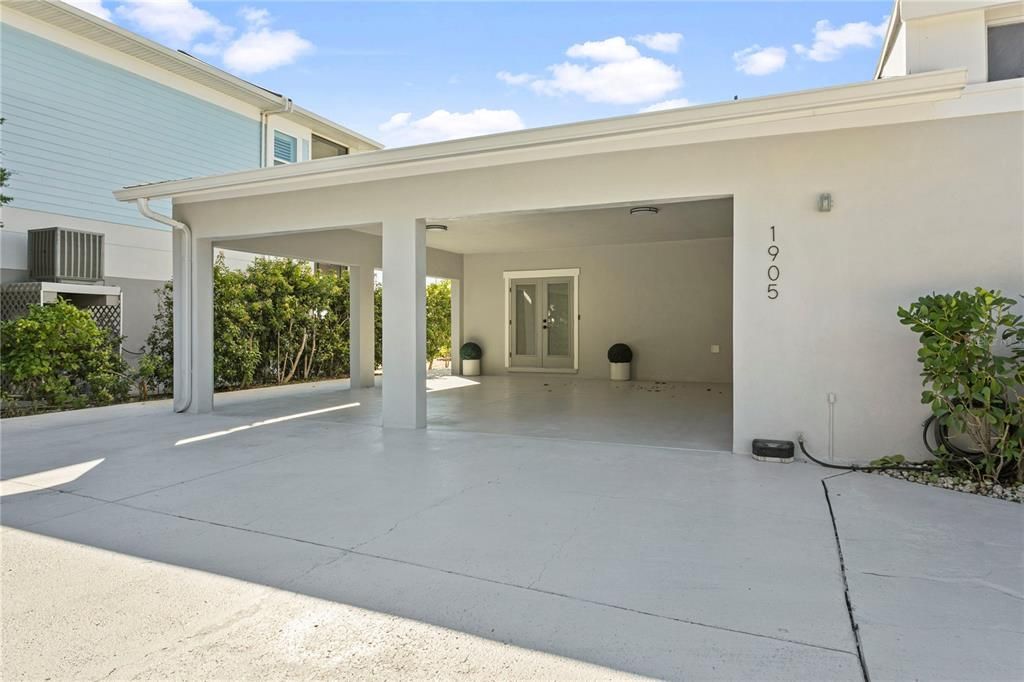 For Sale: $1,895,000 (3 beds, 3 baths, 4628 Square Feet)