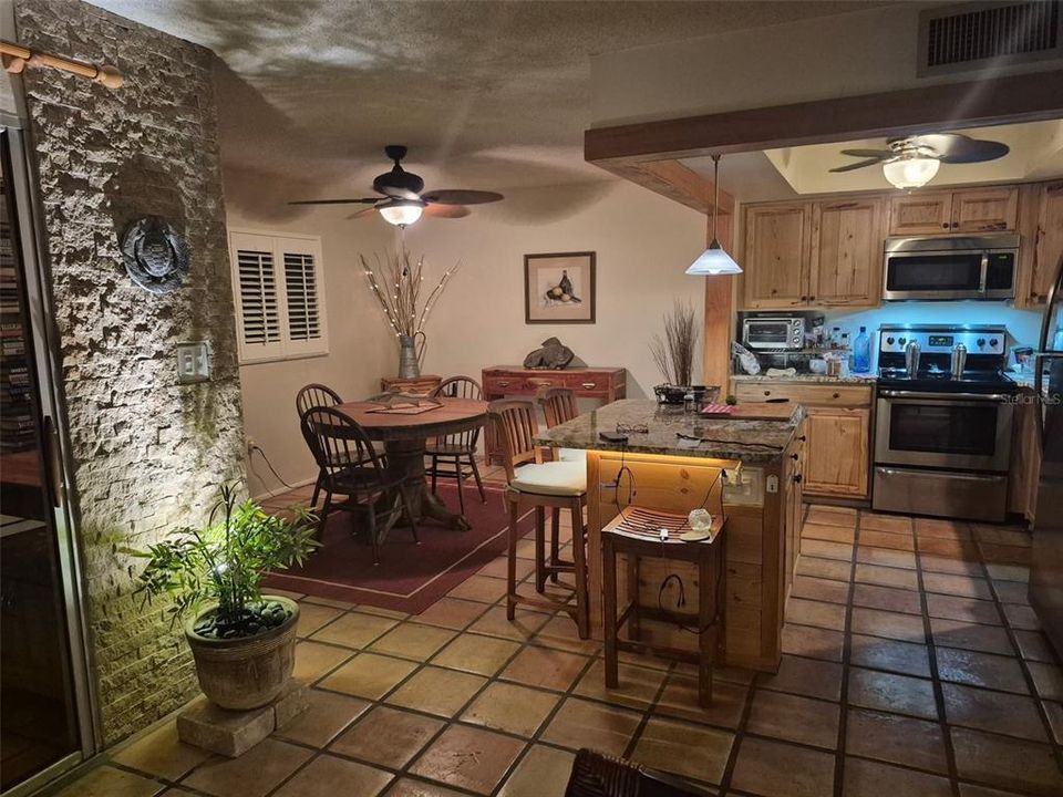 En Venta: $235,000 (2 camas, 2 baños, 1090 Pies cuadrados)