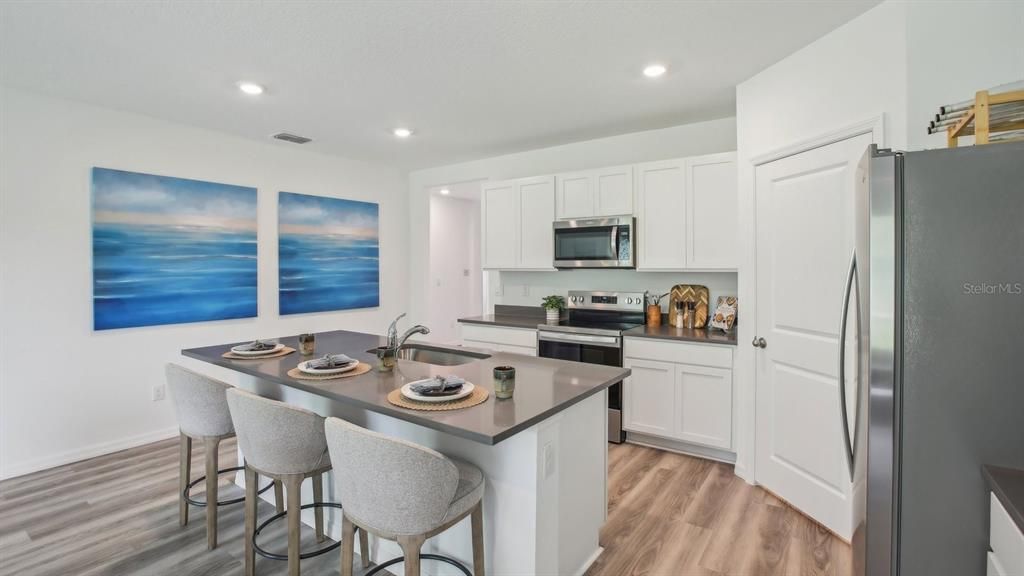 For Sale: $339,990 (4 beds, 2 baths, 1828 Square Feet)