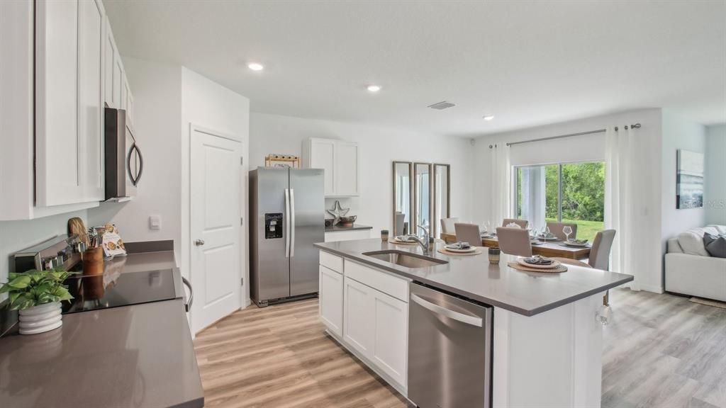 For Sale: $339,990 (4 beds, 2 baths, 1828 Square Feet)