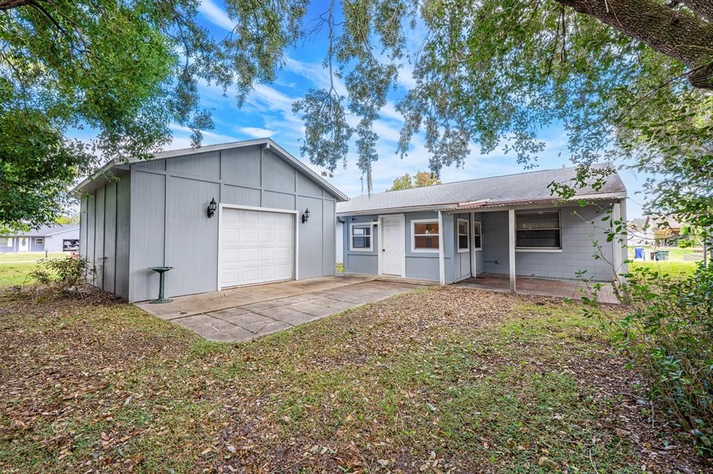 Под контрактом: $355,000 (3 спален, 2 ванн, 1260 Квадратных фут)